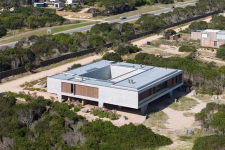 LA SECRETA HOUSE